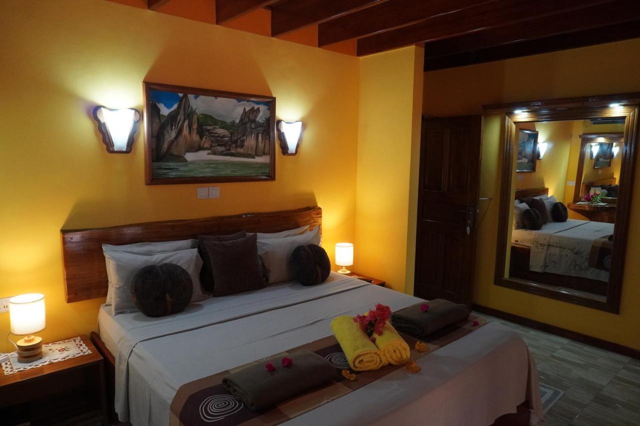 Anse Kerlan Beach Chalets מראה חיצוני תמונה