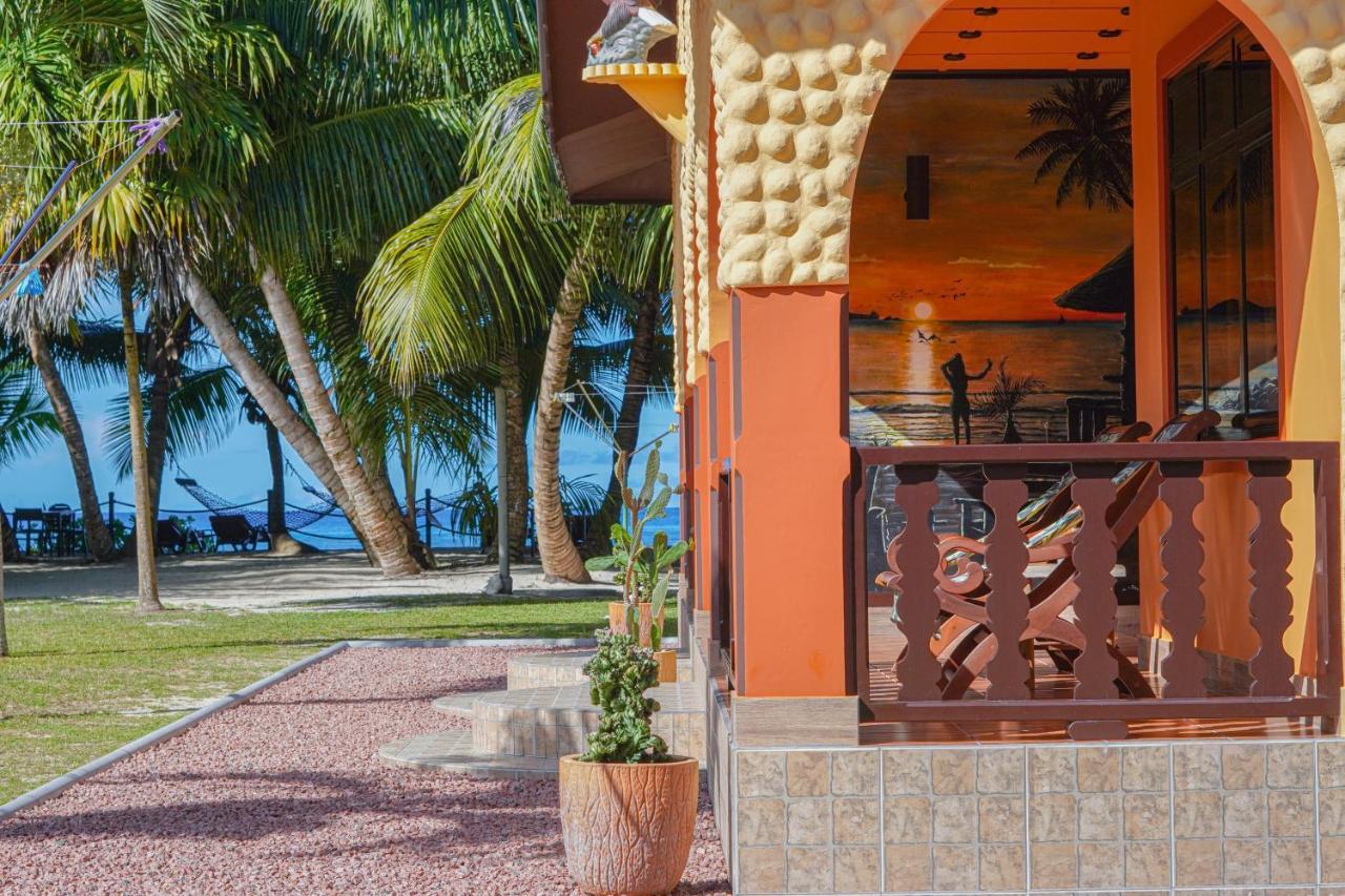 Anse Kerlan Beach Chalets מראה חיצוני תמונה