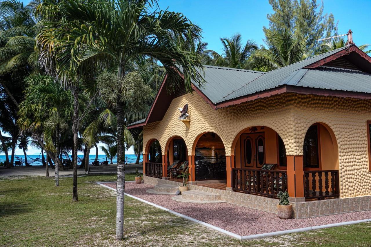 Anse Kerlan Beach Chalets מראה חיצוני תמונה
