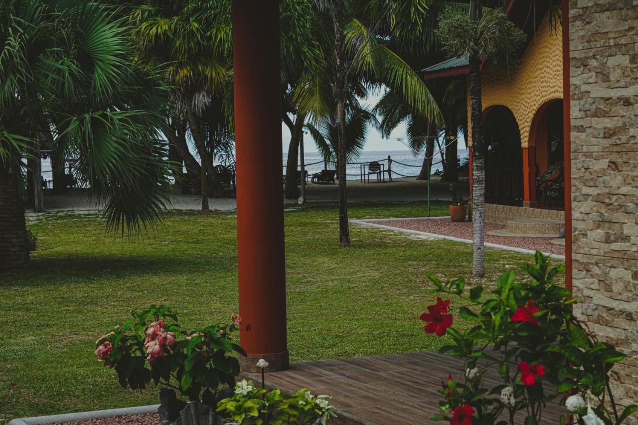 Anse Kerlan Beach Chalets מראה חיצוני תמונה