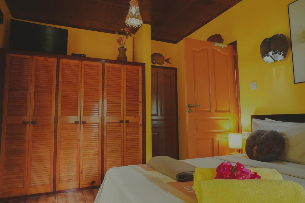 Anse Kerlan Beach Chalets מראה חיצוני תמונה