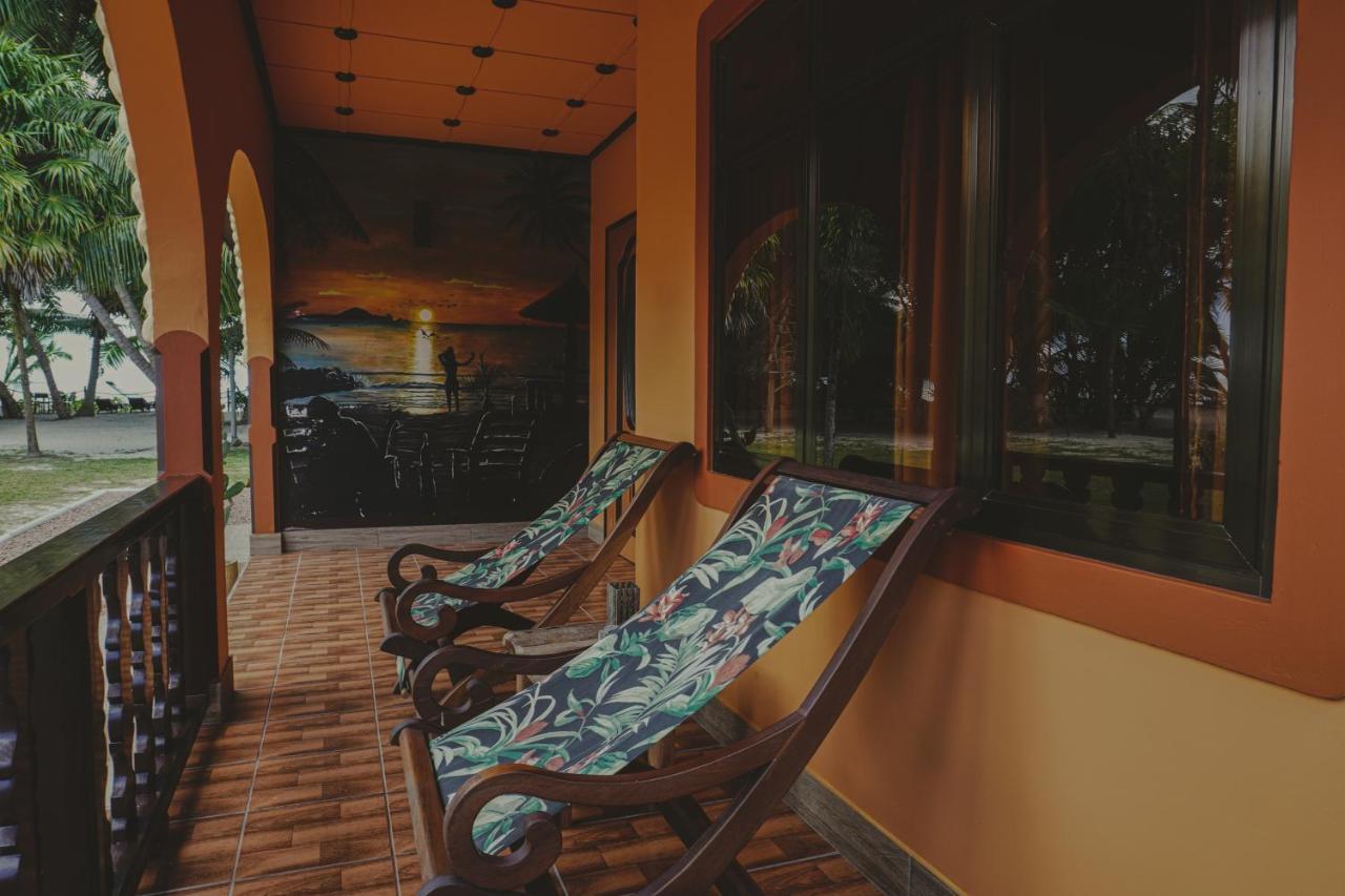 Anse Kerlan Beach Chalets מראה חיצוני תמונה