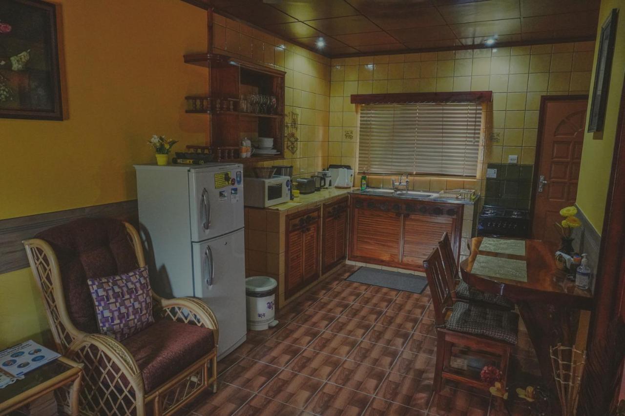 Anse Kerlan Beach Chalets מראה חיצוני תמונה